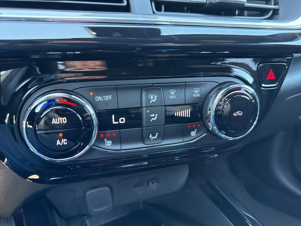 New 2026 Chevrolet Trax RS w/ Sunroof Package image 21