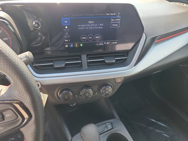 Used 2025 Chevrolet Trax RS w/ Driver Confidence Package FWD image 29