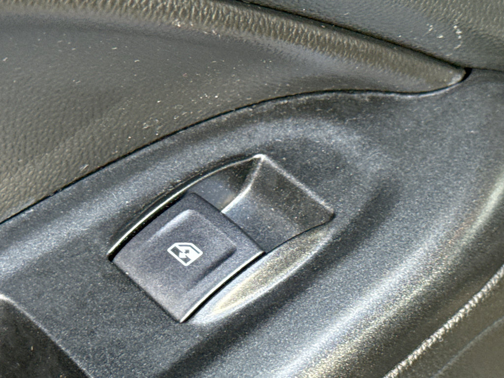 Used 2022 Chevrolet Colorado LT w/ Luxury Package image 31