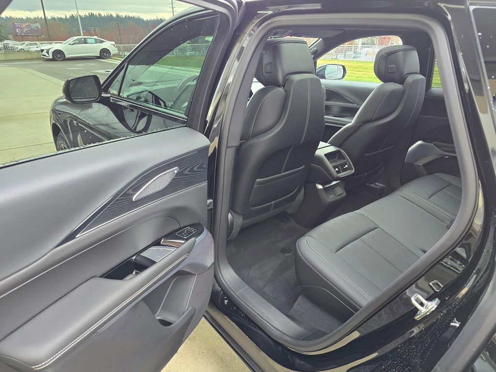 Used 2025 Cadillac Lyriq Sport image 15
