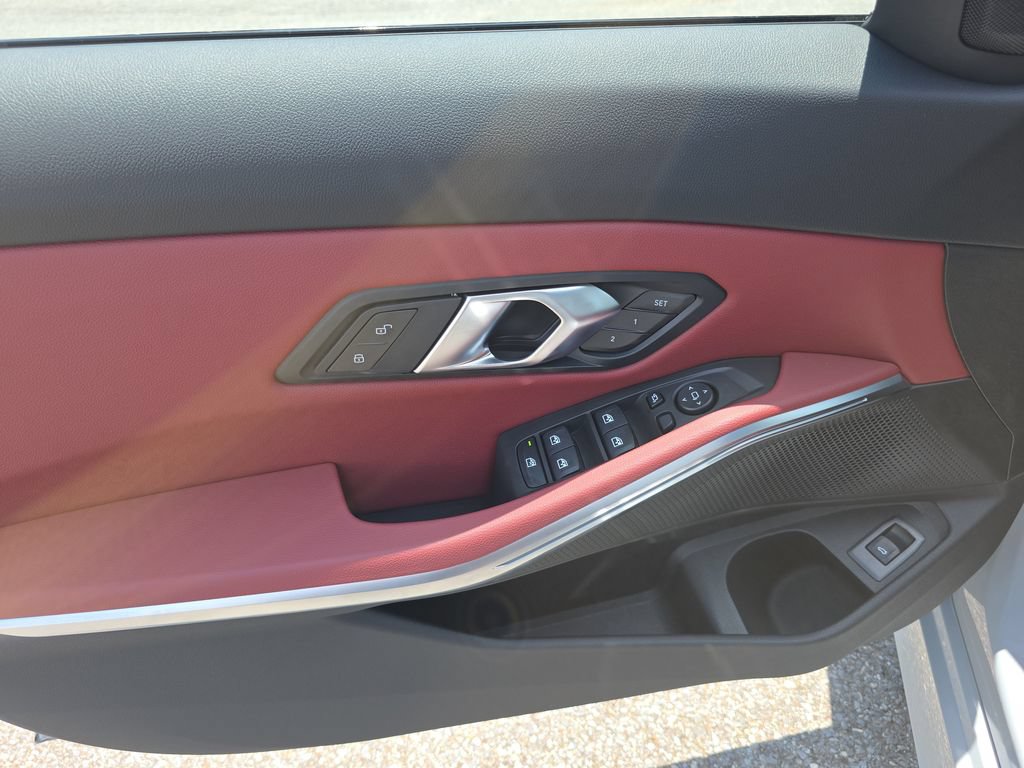 New 2026 BMW 330i xDrive Sedan w/ M Sport Package AWD/4WD image 11