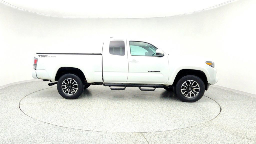 Used 2022 Toyota Tacoma TRD Sport w/ TRD Premium Sport Package image 4