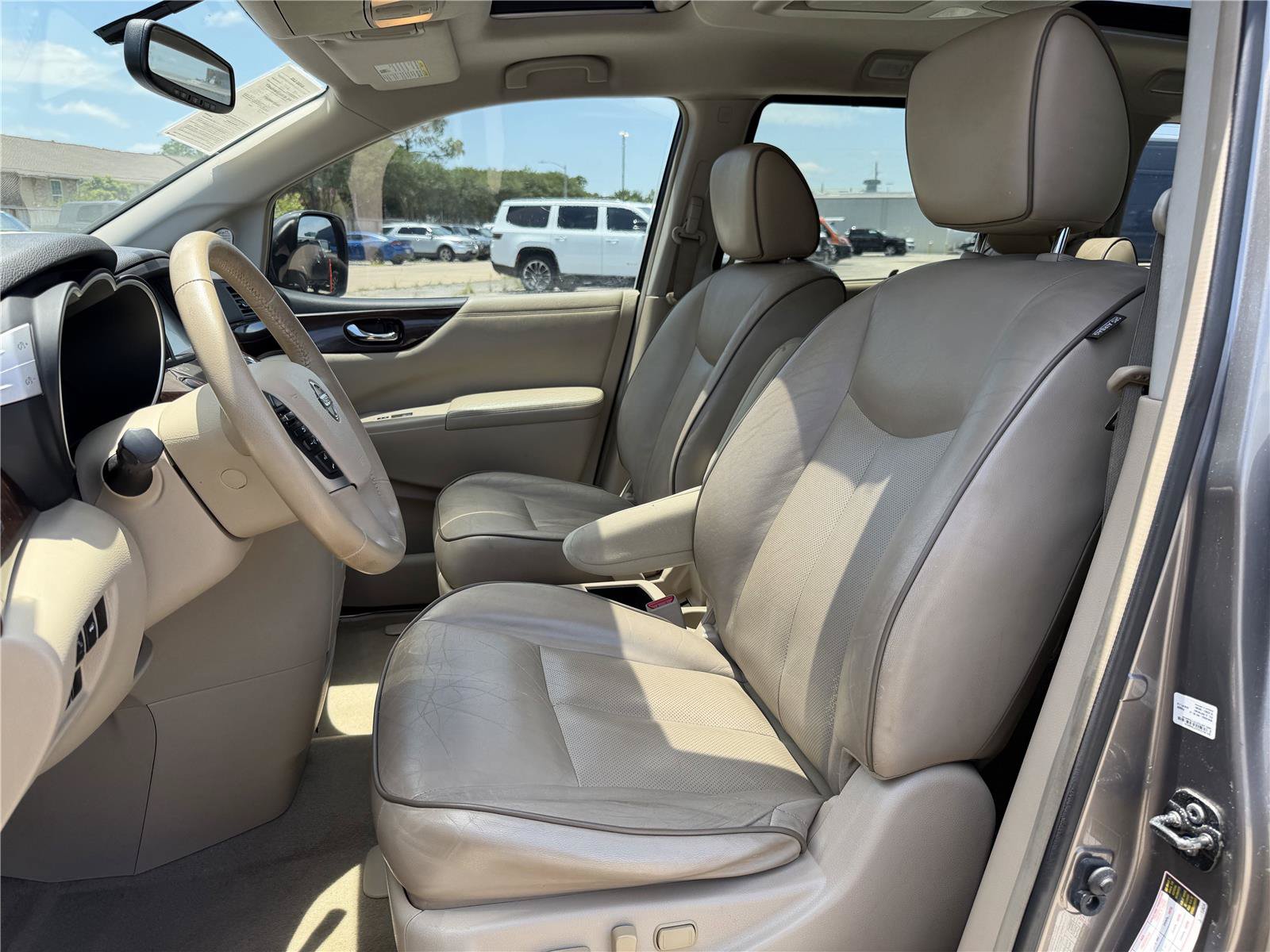 Used 2015 Nissan Quest Platinum FWD image 14
