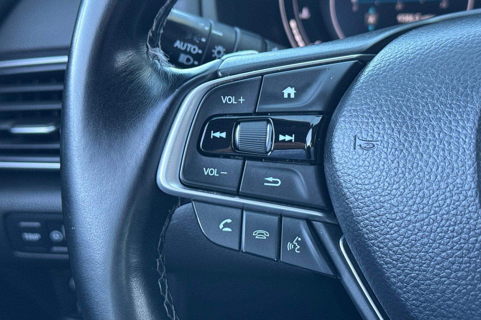 Used 2020 Honda Accord EX-L image 32