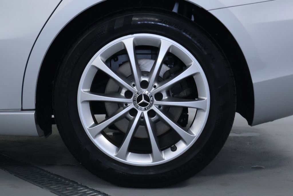 Used 2022 Mercedes-Benz A 220 4MATIC w/ Premium Package Lite image 37