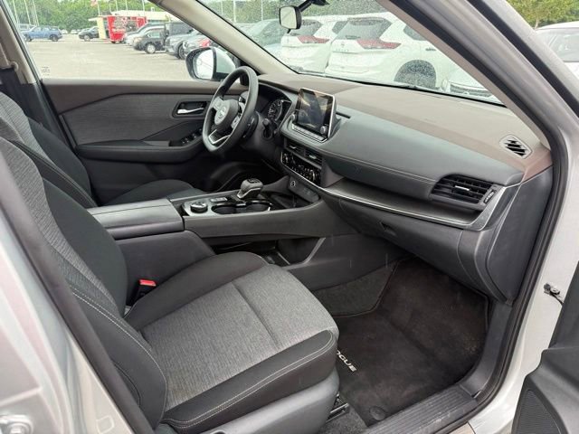 Used 2023 Nissan Rogue SV AWD/4WD image 13