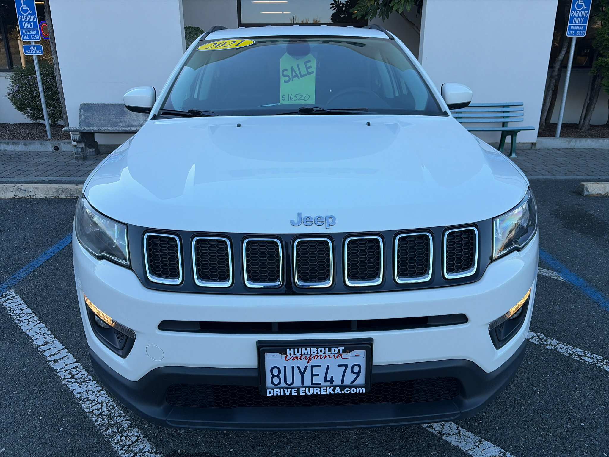 Used 2021 Jeep Compass Latitude FWD image 23