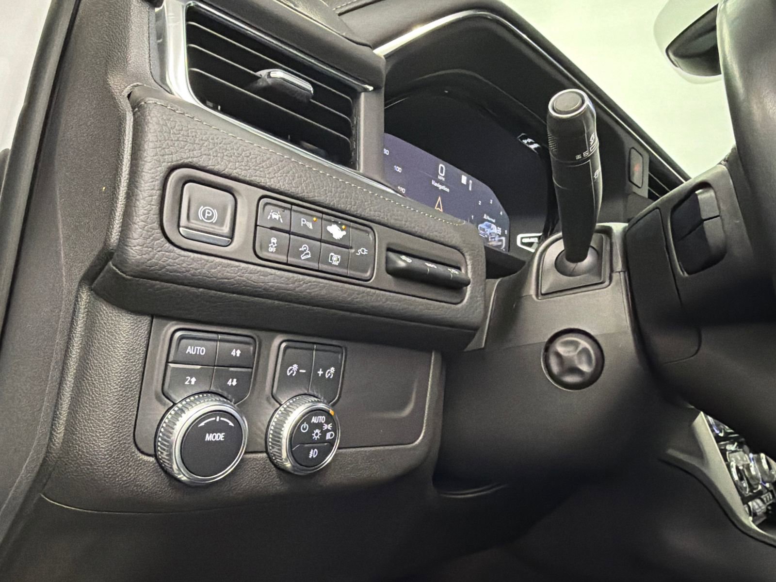 Used 2022 GMC Yukon XL Denali image 40