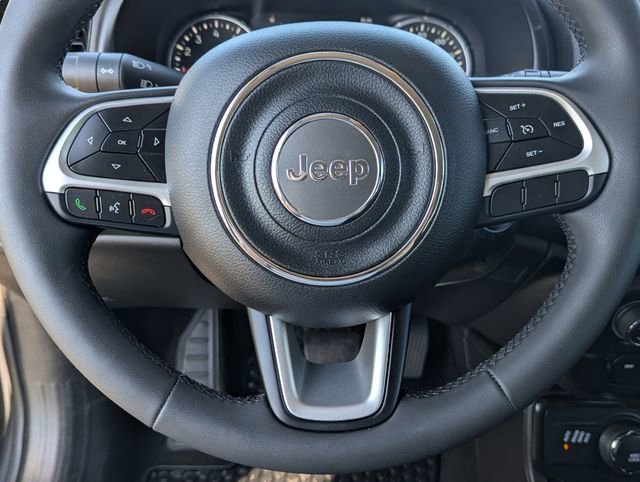 Used 2023 Jeep Renegade Altitude AWD/4WD image 5