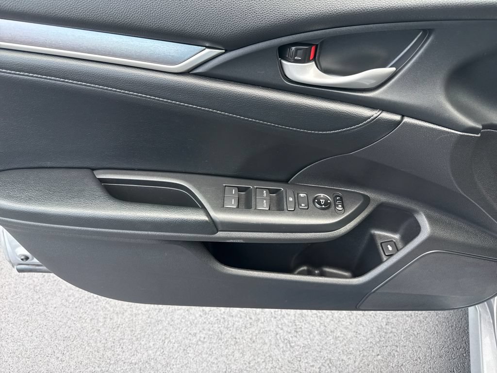Used 2017 Honda Civic Touring image 9