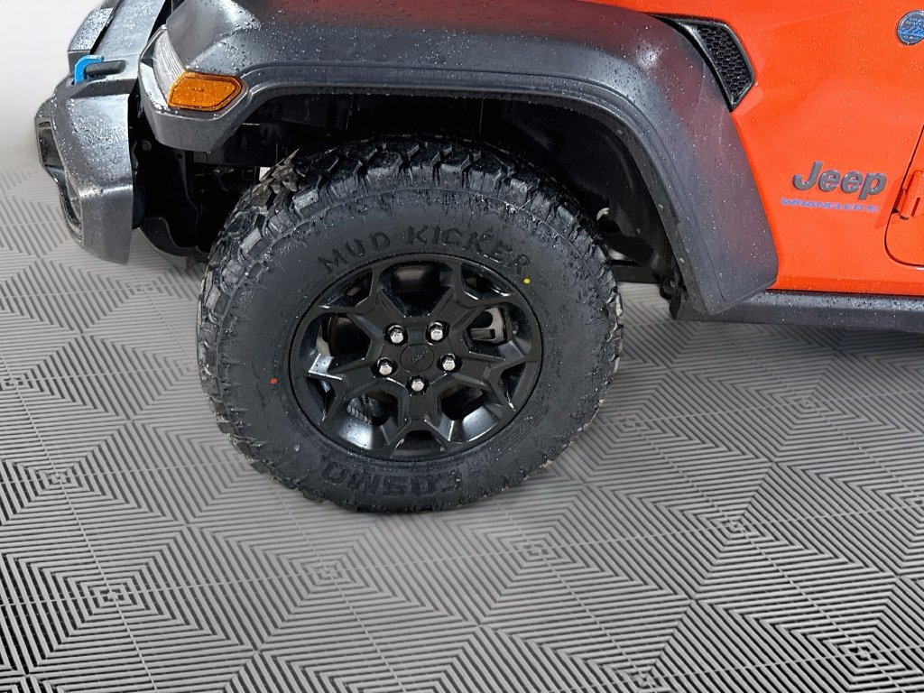 Certified 2023 Jeep Wrangler Unlimited w/ Sun & Screen Package AWD/4WD image 35