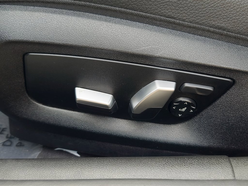 Used 2018 BMW 530e image 11