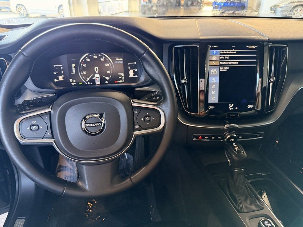 Used 2018 Volvo XC60 T5 Momentum image 14