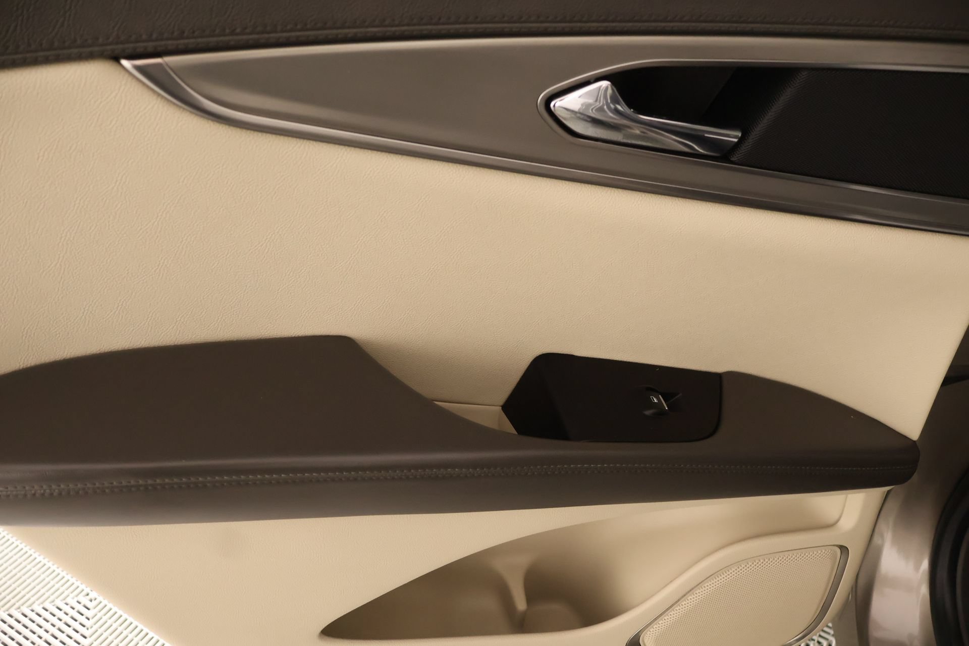 Used 2019 Lincoln Nautilus Select FWD image 17