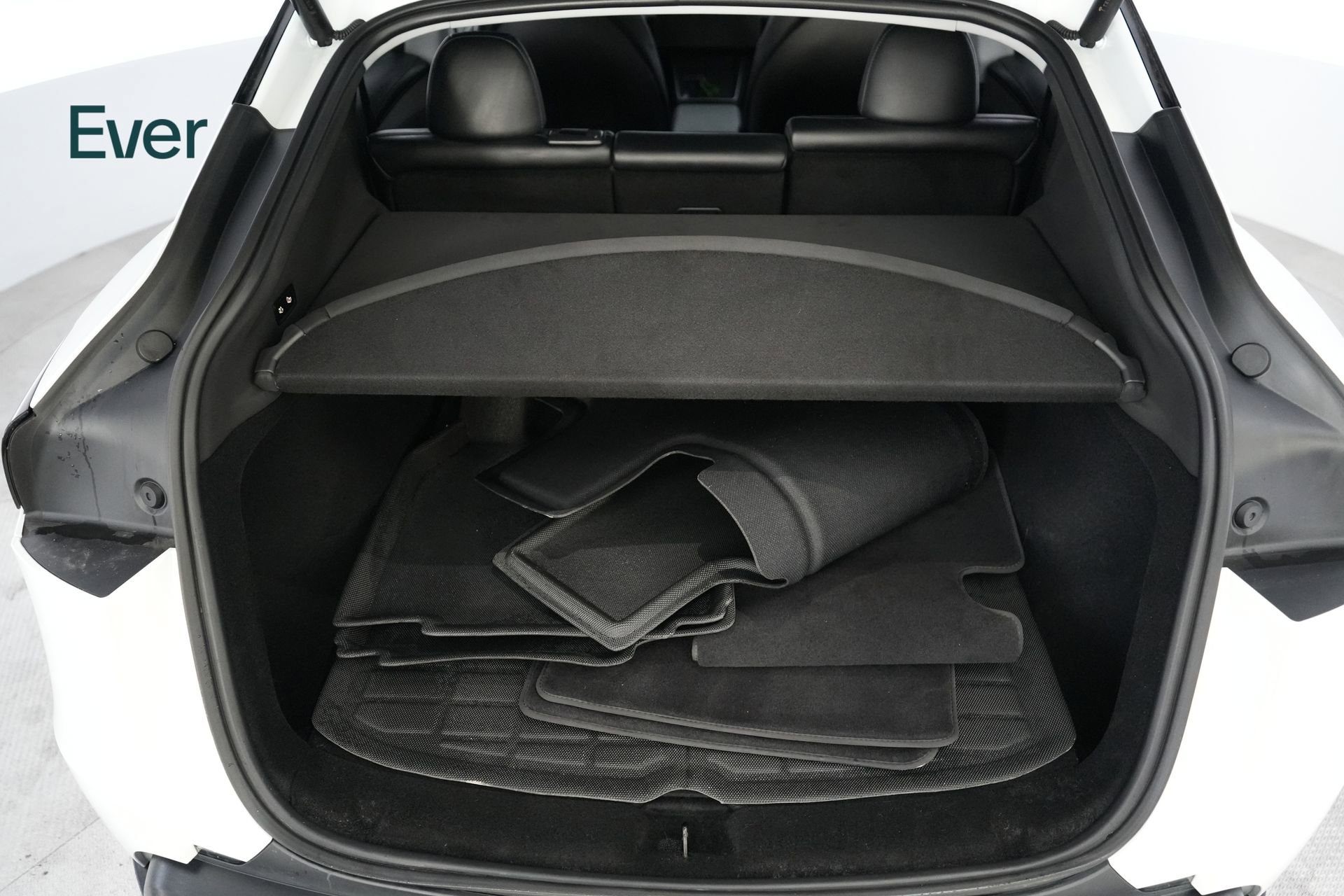 Used 2026 Tesla Model Y Long Range image 8