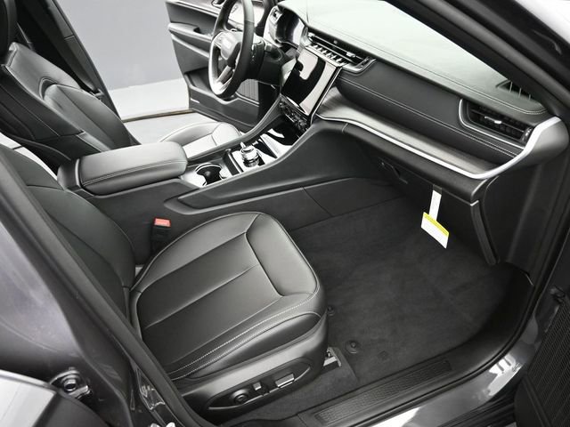 New 2025 Jeep Grand Cherokee L Limited image 19