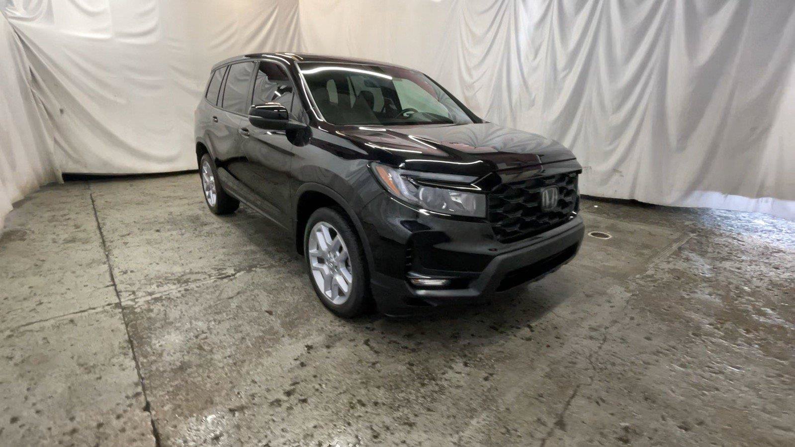 Certified 2025 Honda Passport EX-L image 2