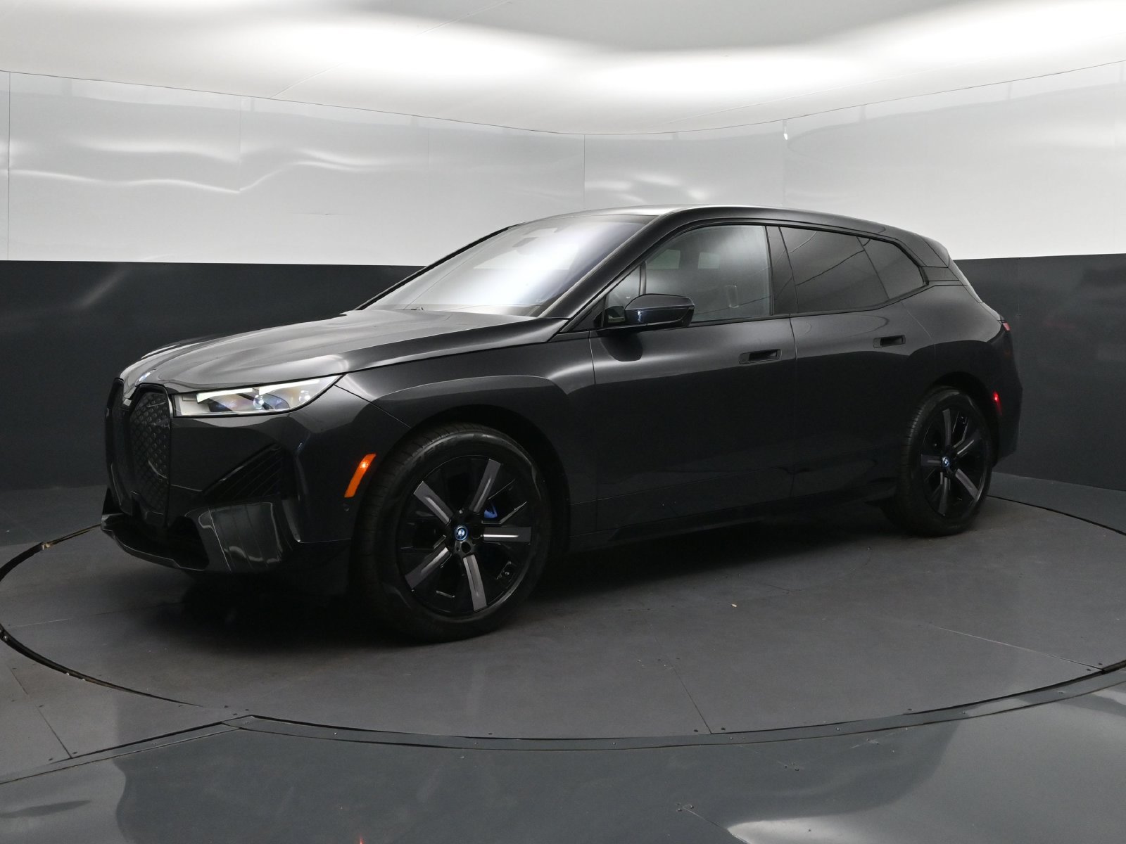 Certified 2024 BMW iX xDrive50 w/ Premium Package AWD/4WD image 3