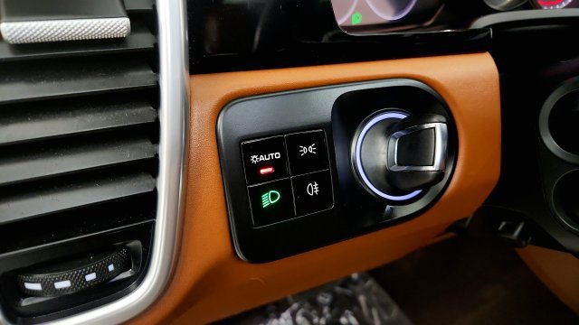 Used 2019 Porsche Cayenne Turbo AWD/4WD image 48