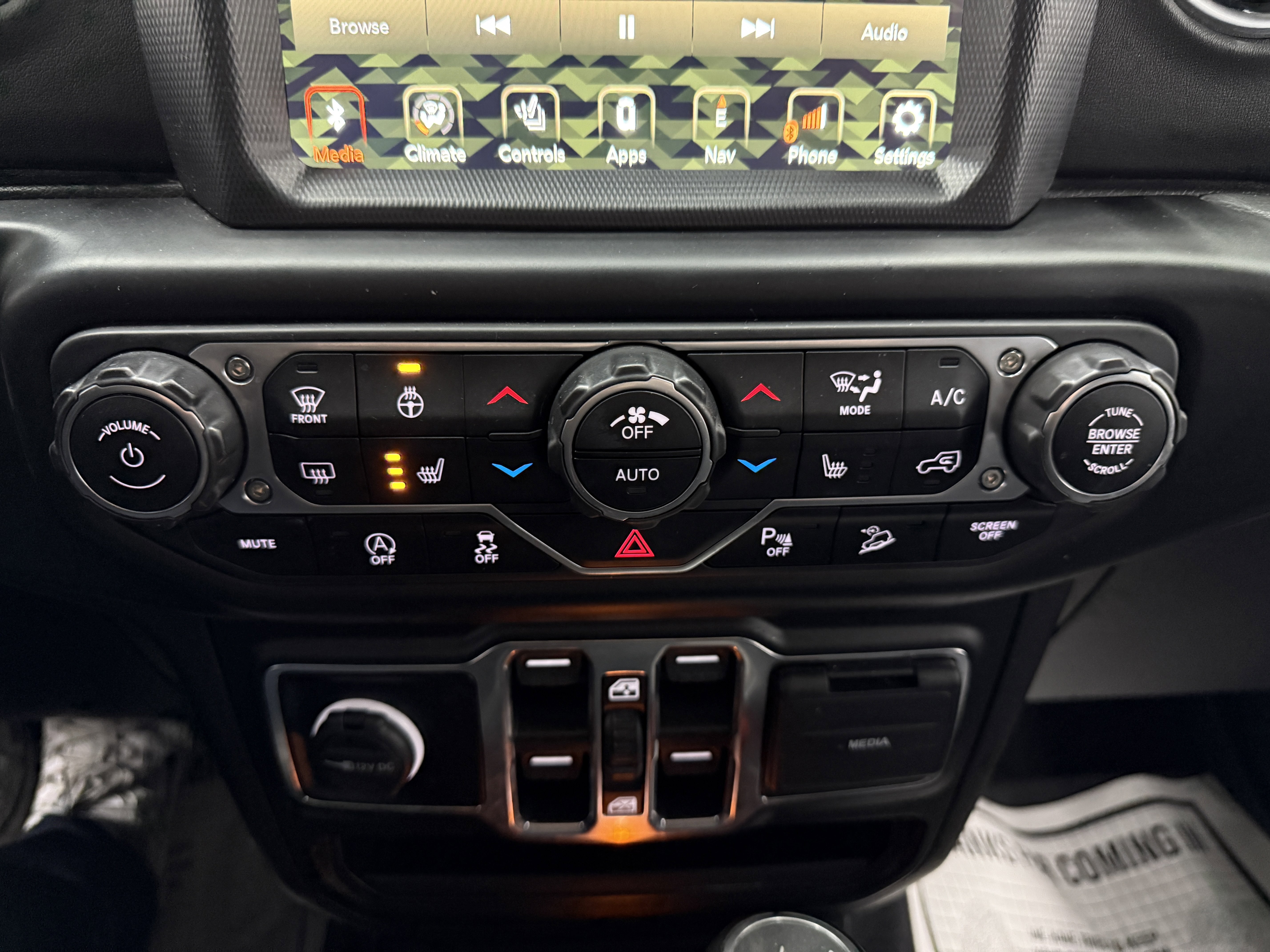 Used 2021 Jeep Wrangler Unlimited Sahara image 18