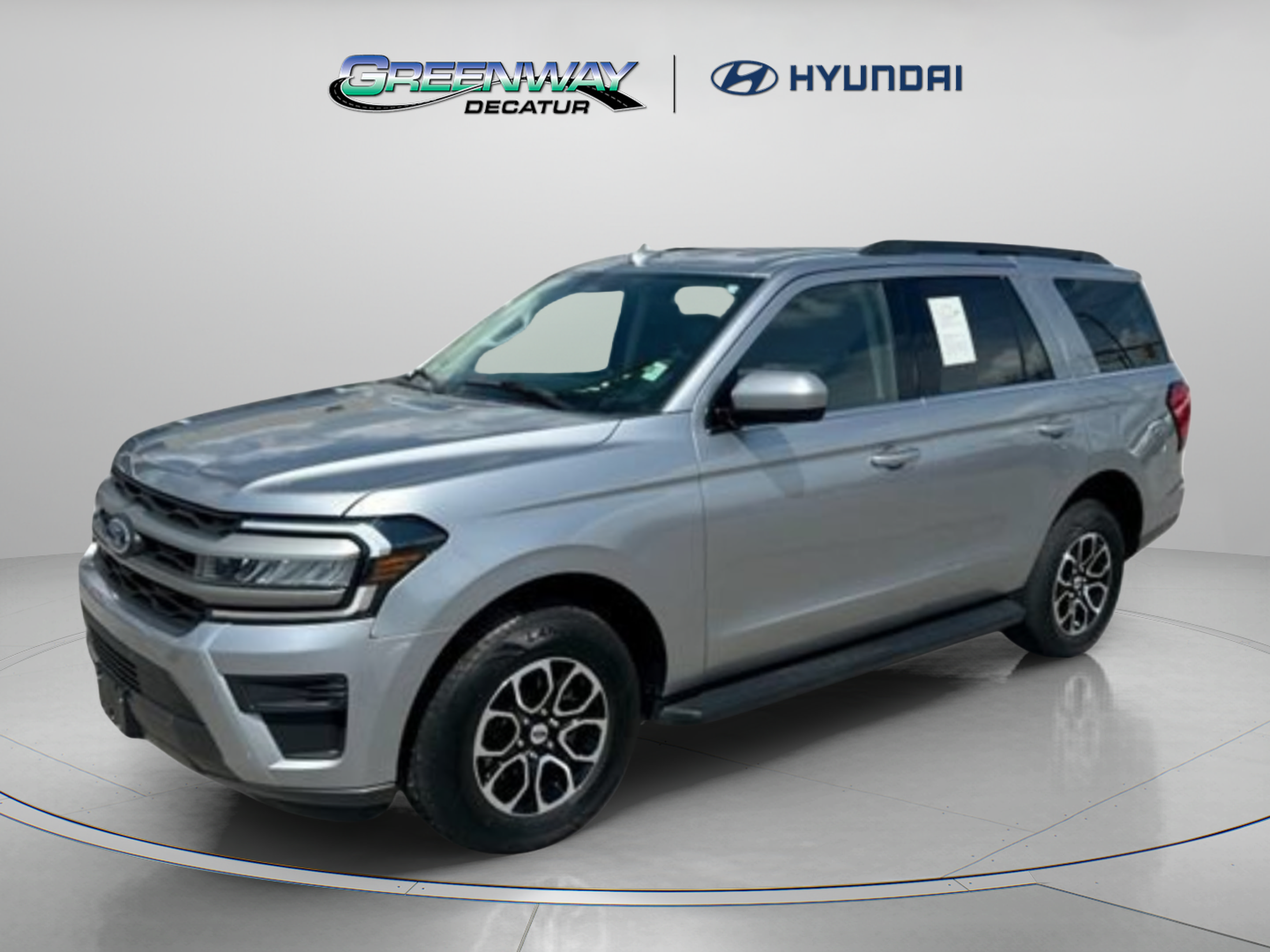 Used 2024 Ford Expedition XLT AWD/4WD image 4