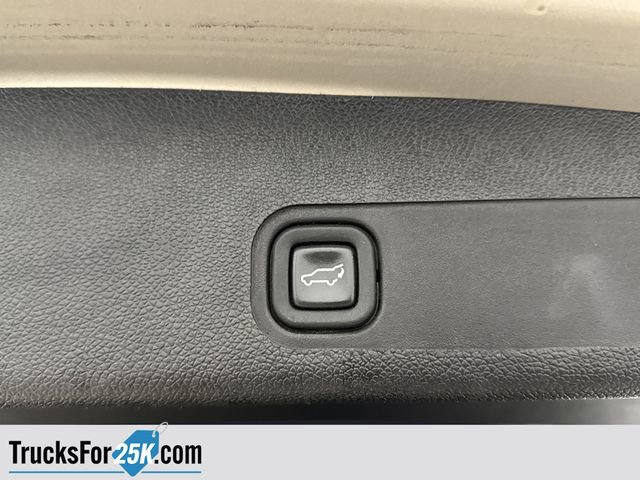 Used 2013 Chevrolet Suburban LTZ image 18