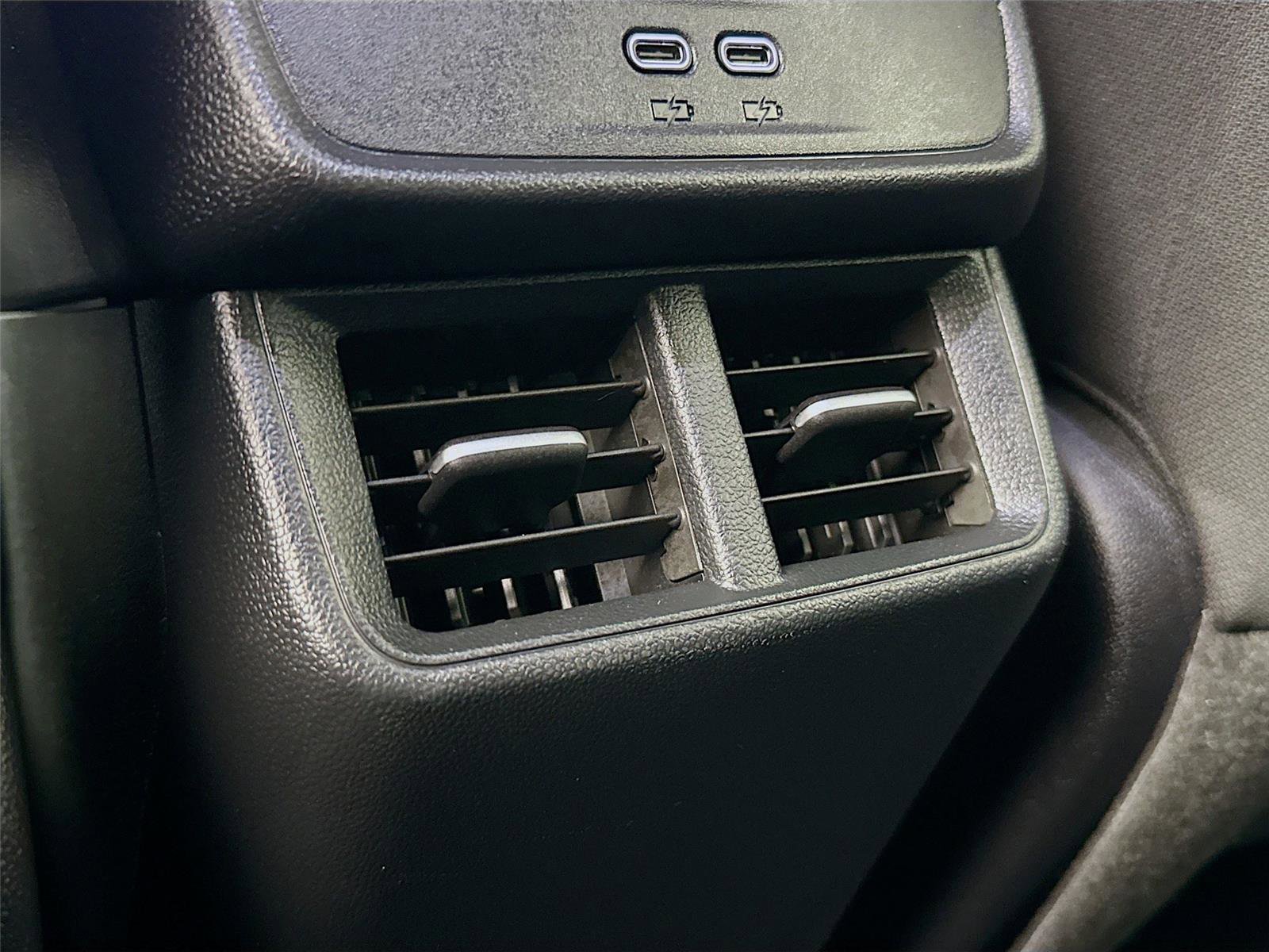 Used 2025 Chevrolet Equinox LT image 25