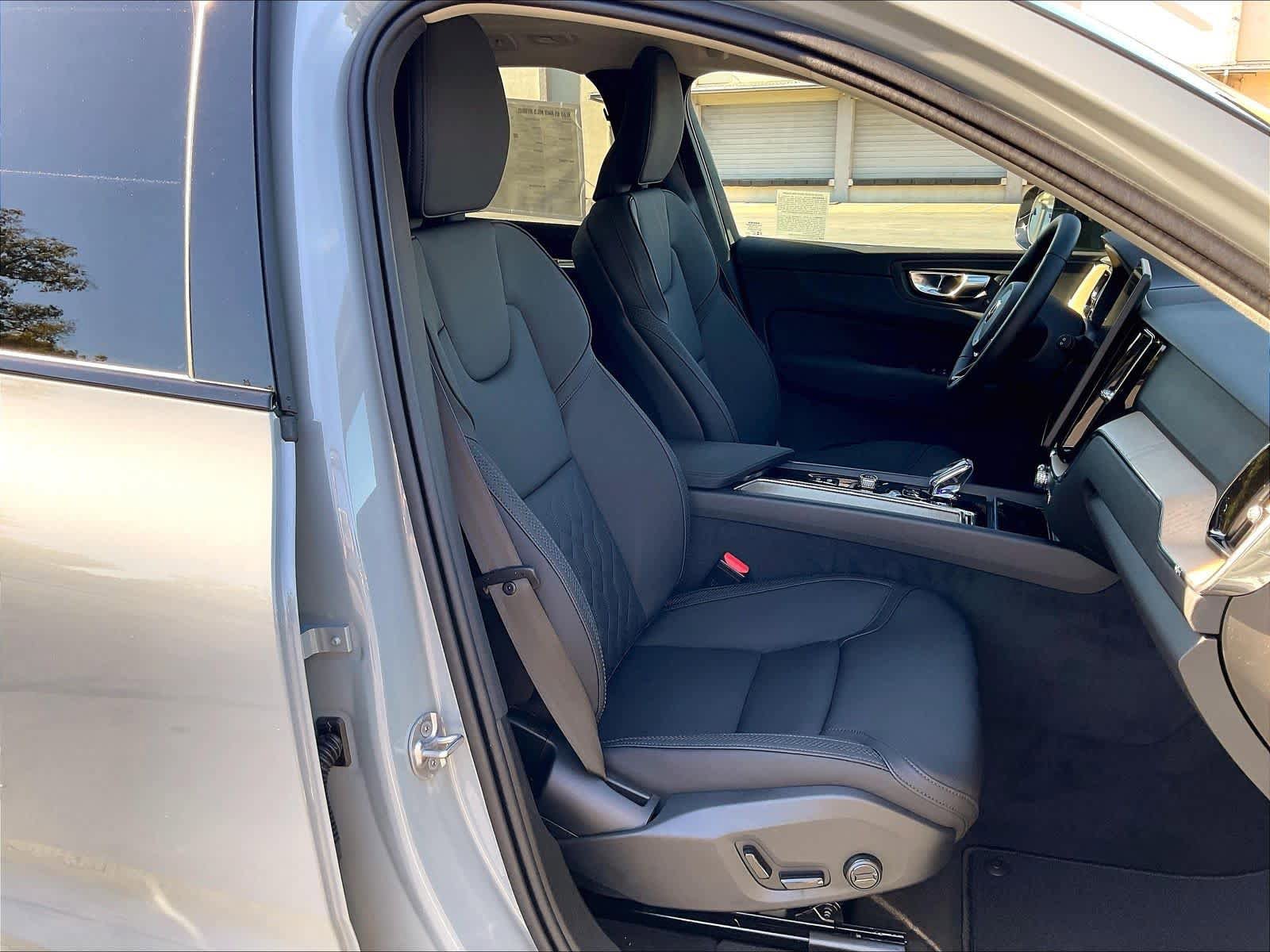 New 2026 Volvo XC60 B5 Core AWD/4WD image 31