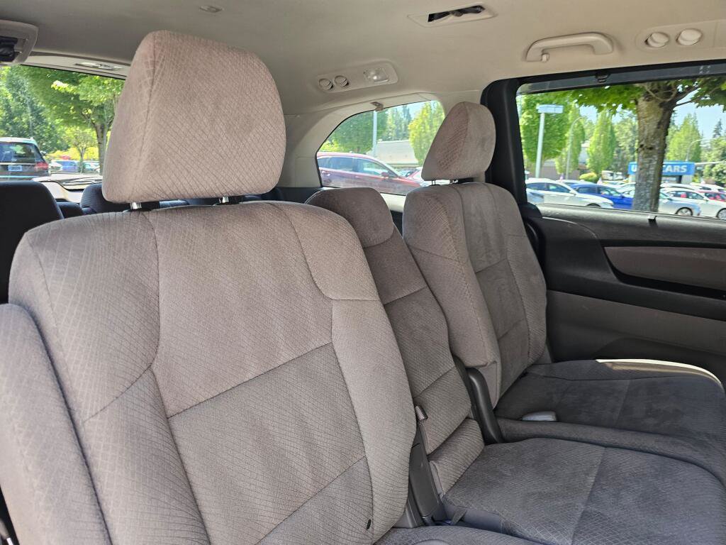 Used 2017 Honda Odyssey SE image 13