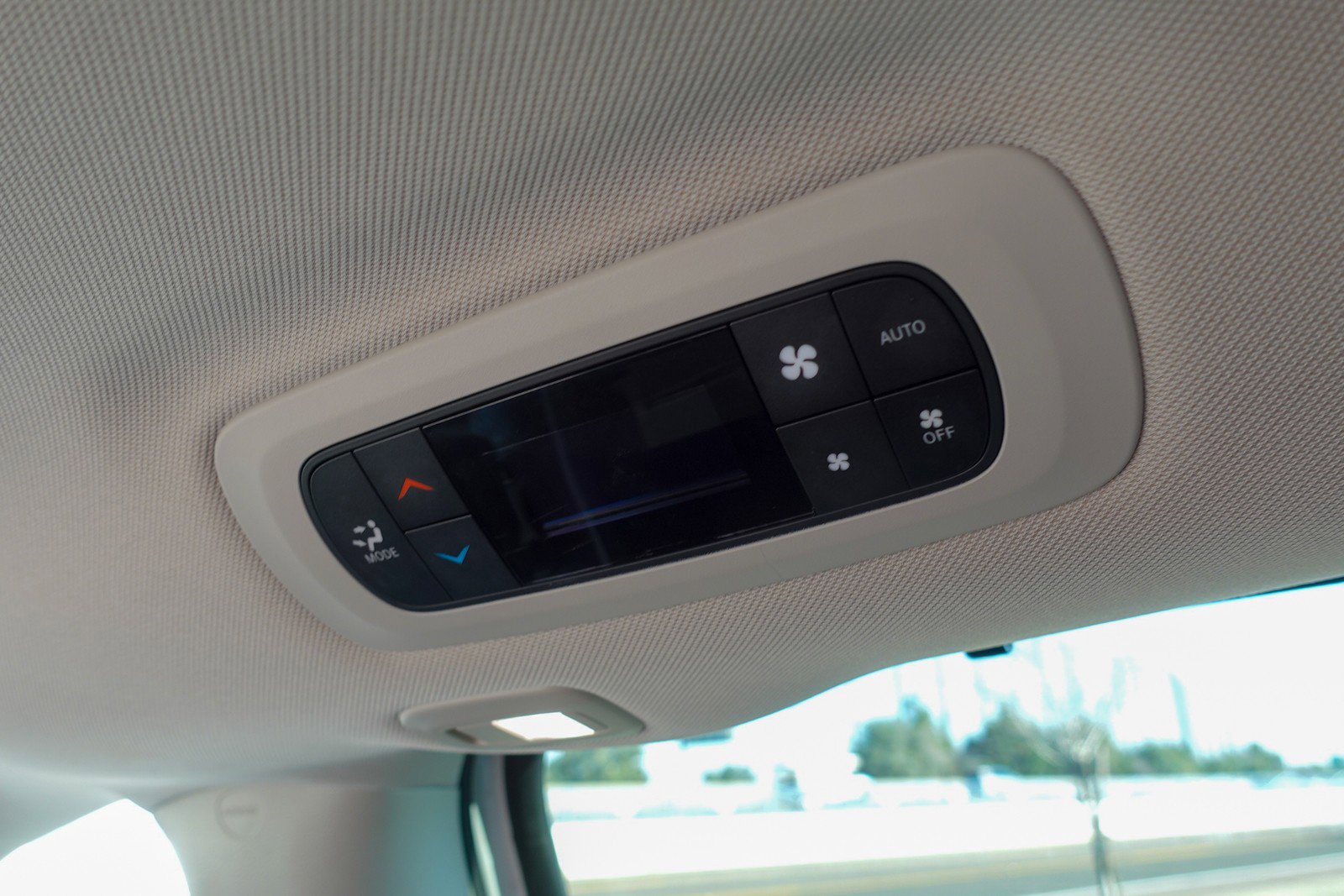 Used 2023 Chrysler Pacifica Limited image 24