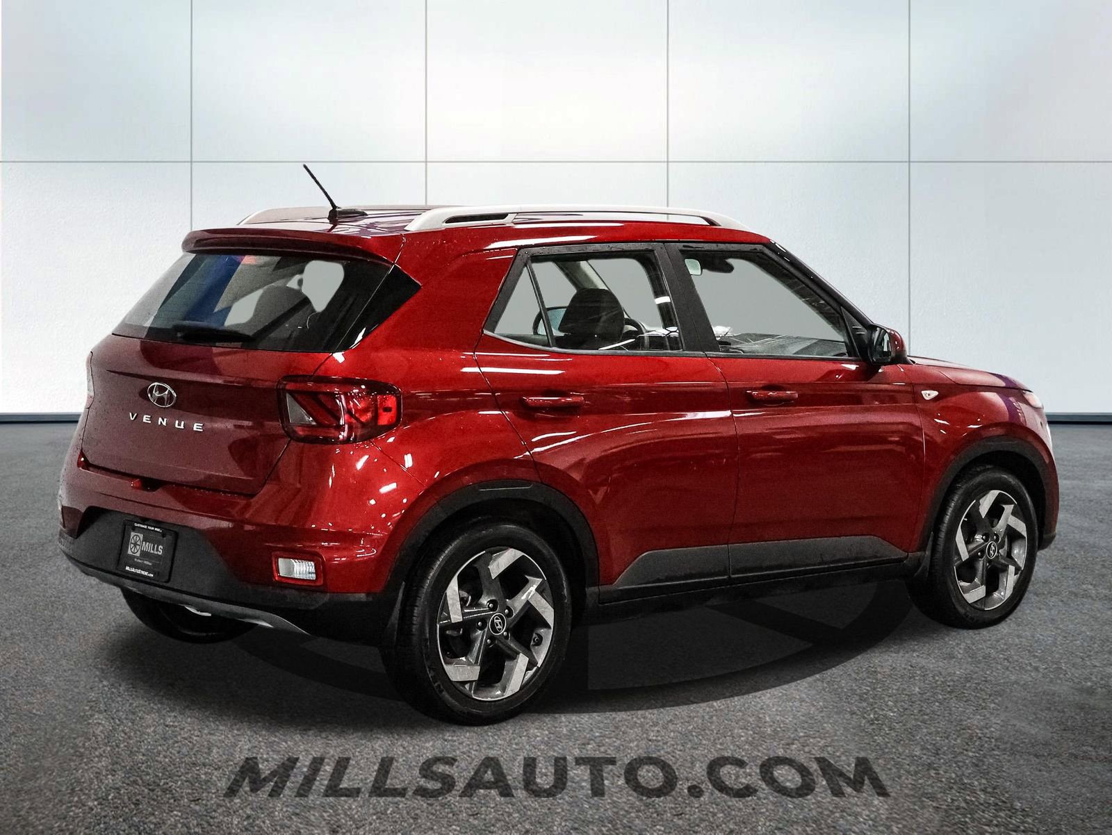 Used 2023 Hyundai Venue Limited w/ Cargo Package image 8