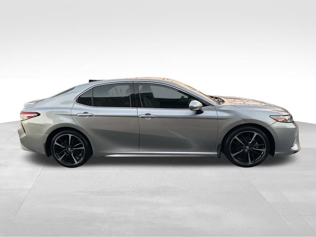 Used 2019 Toyota Camry XSE image 6