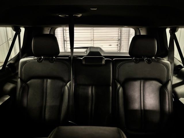Used 2024 Jeep Wagoneer L Series II RWD image 20