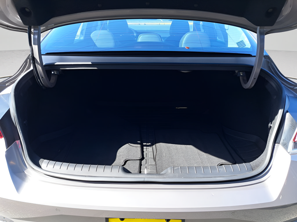 Used 2023 Hyundai Elantra Limited FWD image 25