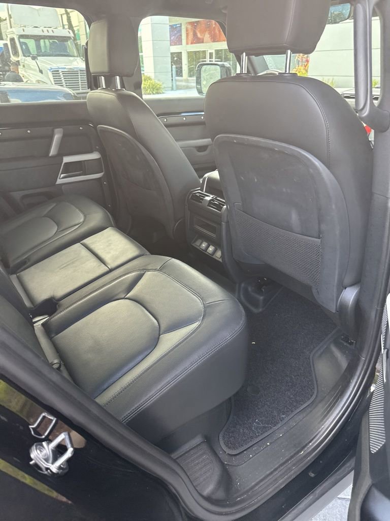 Used 2024 Land Rover Defender 110 X-Dynamic SE image 13
