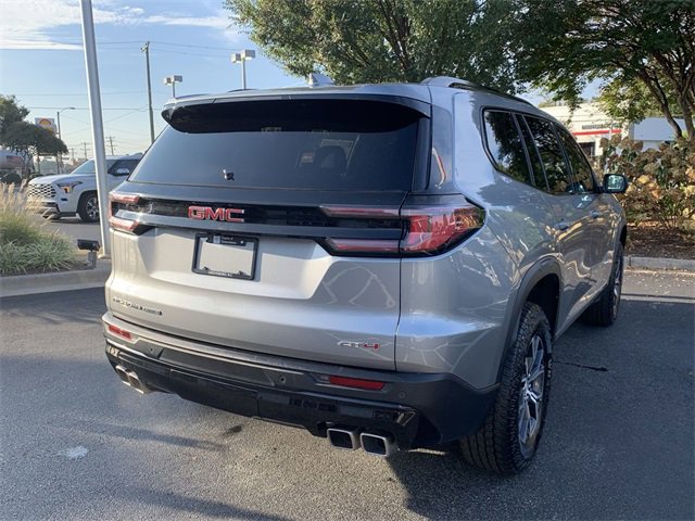 Used 2024 GMC Acadia AT4 w/ Luxury Package image 8
