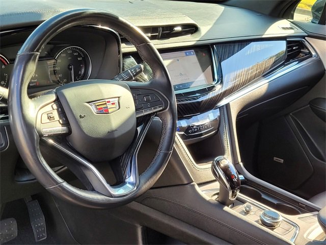Used 2023 Cadillac XT6 Premium Luxury image 10