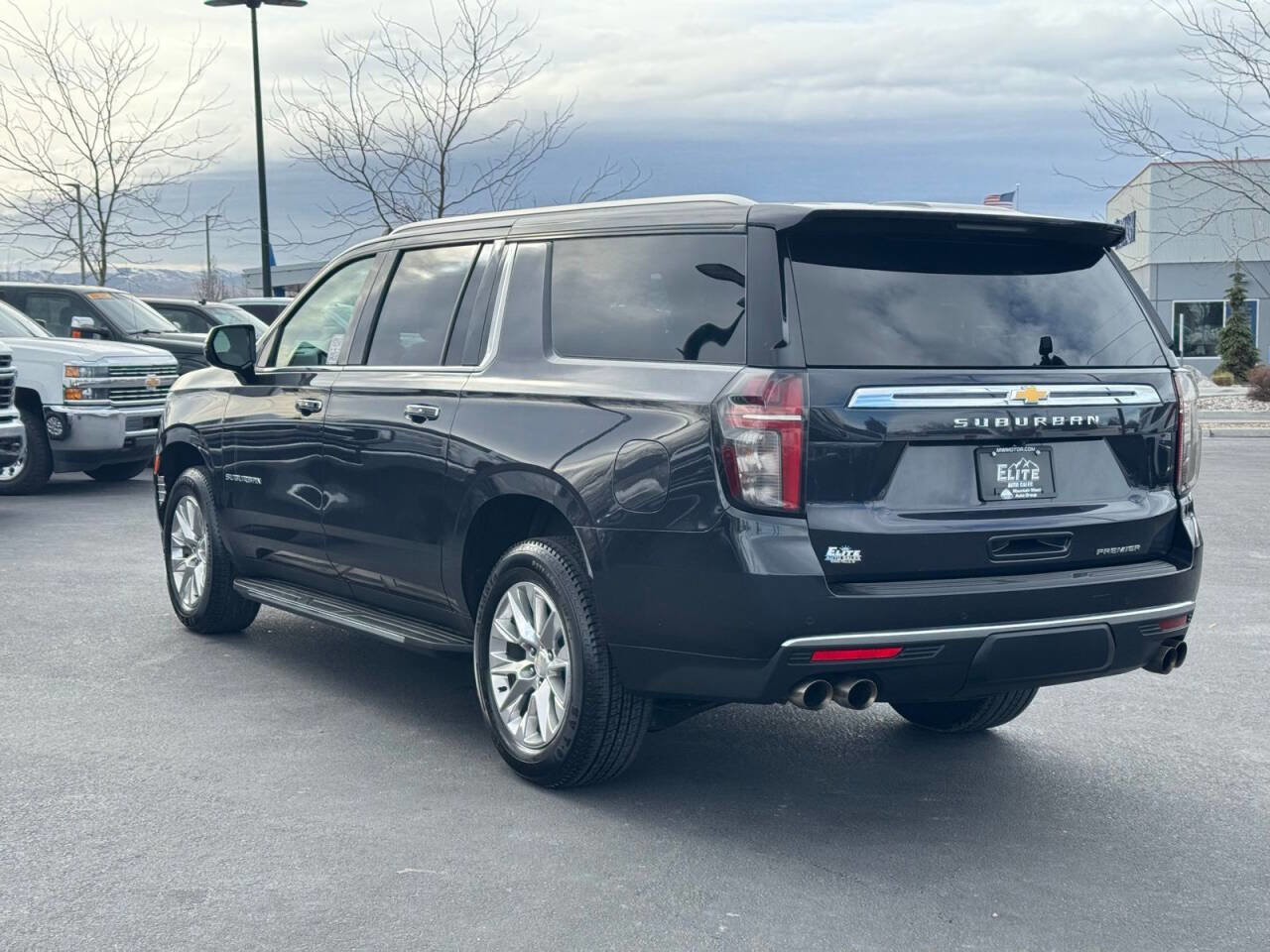 Used 2023 Chevrolet Suburban Premier image 11