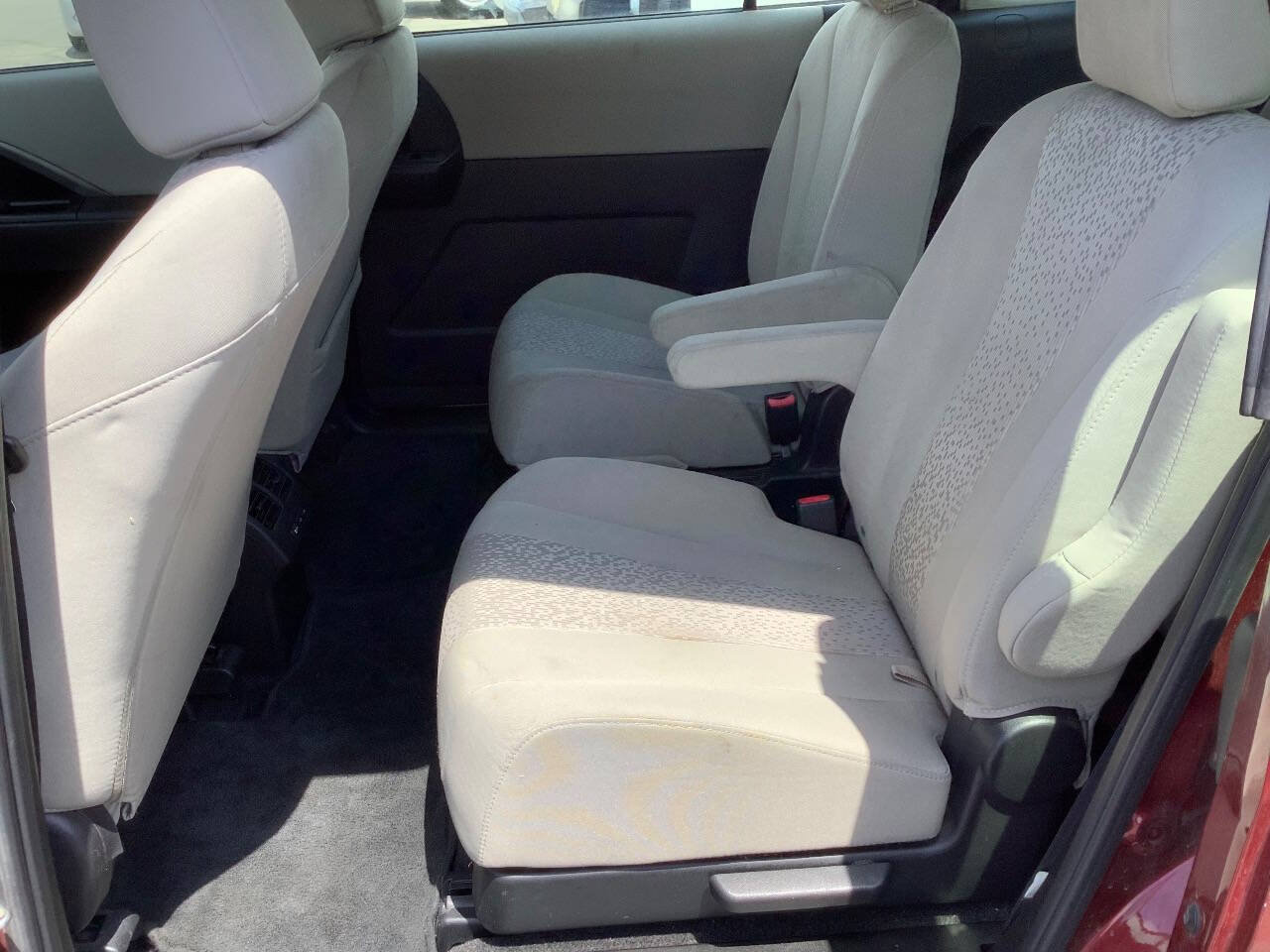 Used 2012 MAZDA MAZDA5 Sport FWD image 25