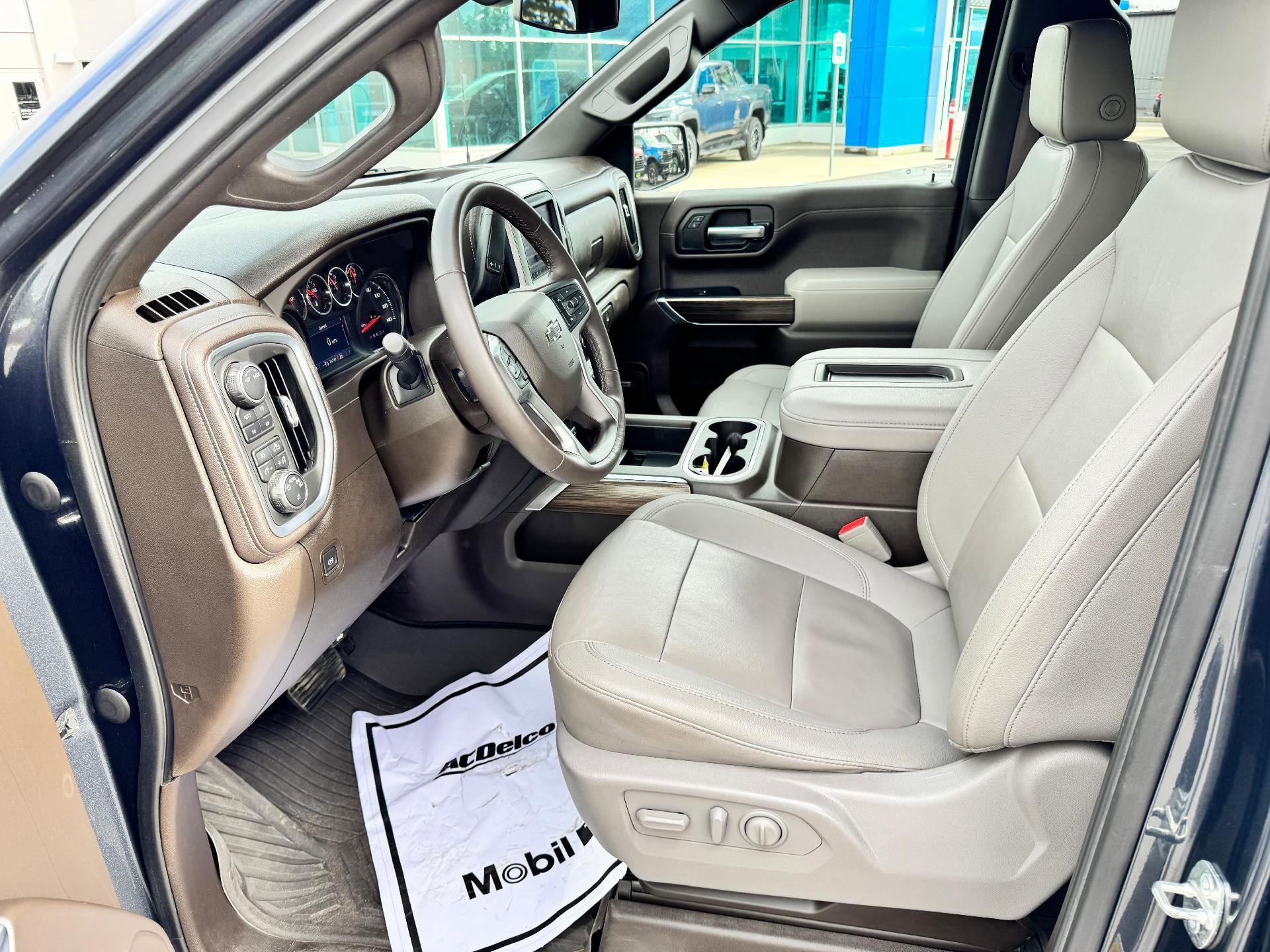 Used 2022 Chevrolet Silverado 1500 LT Trail Boss w/ Convenience Package II image 8