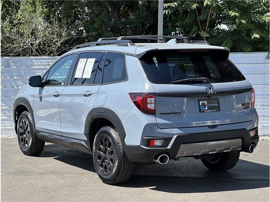 Used 2022 Honda Passport TrailSport image 3