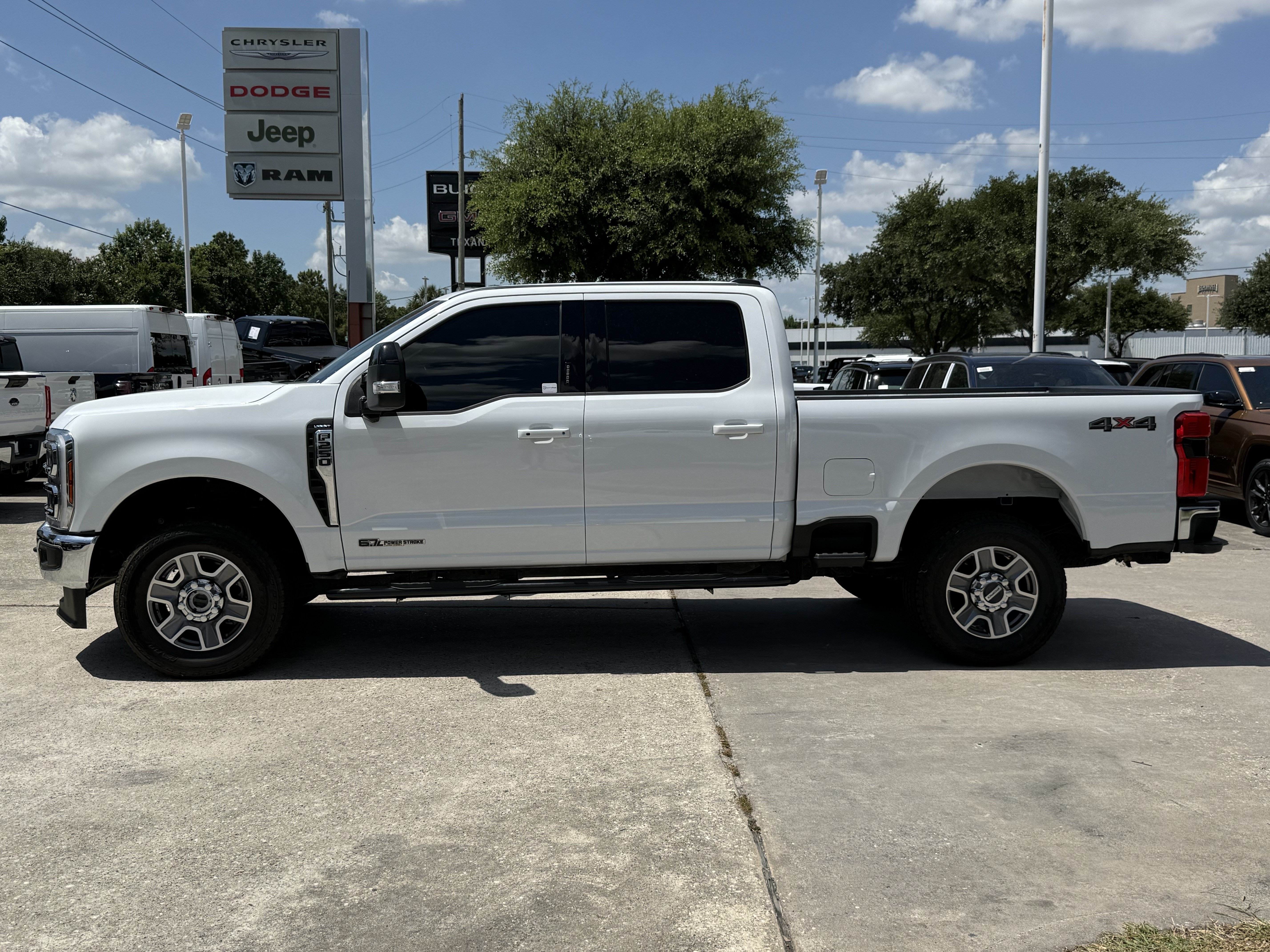 Used 2024 Ford F250 Lariat AWD/4WD image 9