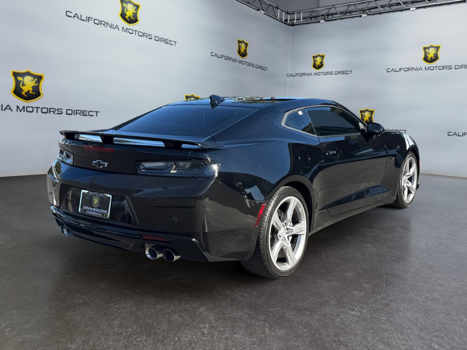 Used 2017 Chevrolet Camaro SS RWD image 5