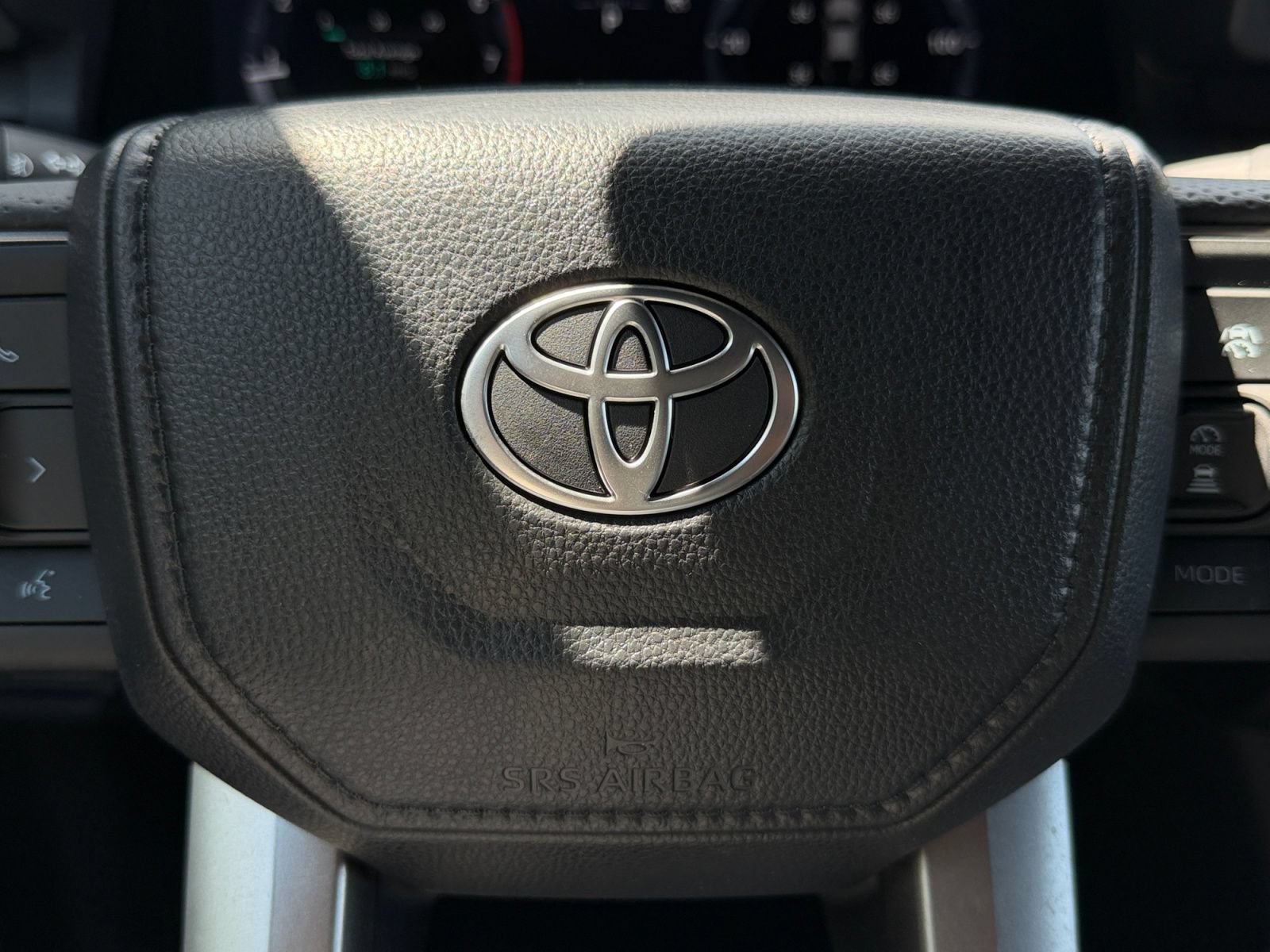 Used 2025 Toyota Tacoma TRD Sport AWD/4WD image 27