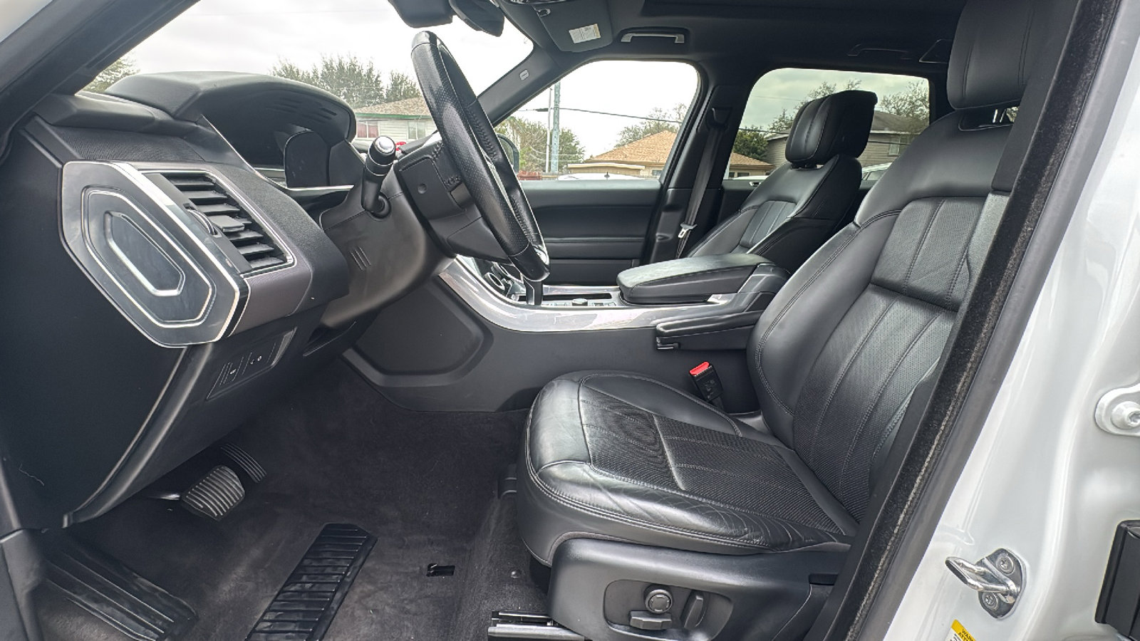 Used 2018 Land Rover Range Rover Sport HSE image 9