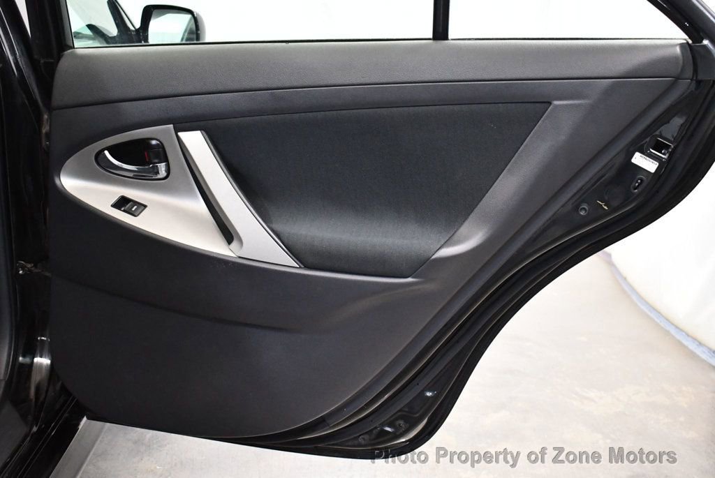 Used 2010 Toyota Camry FWD image 17