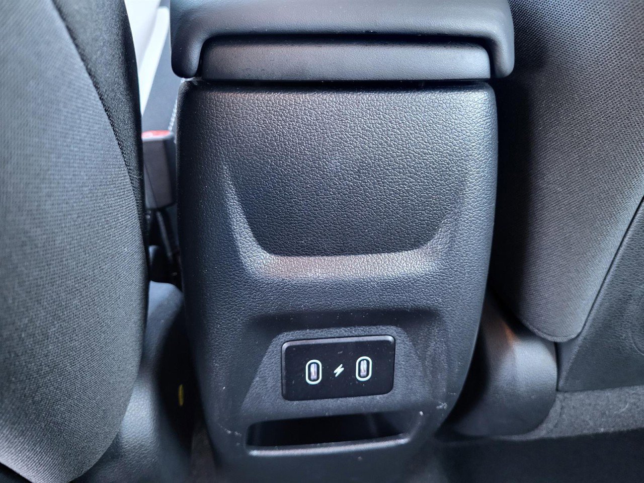 Used 2025 Hyundai Venue SEL image 17