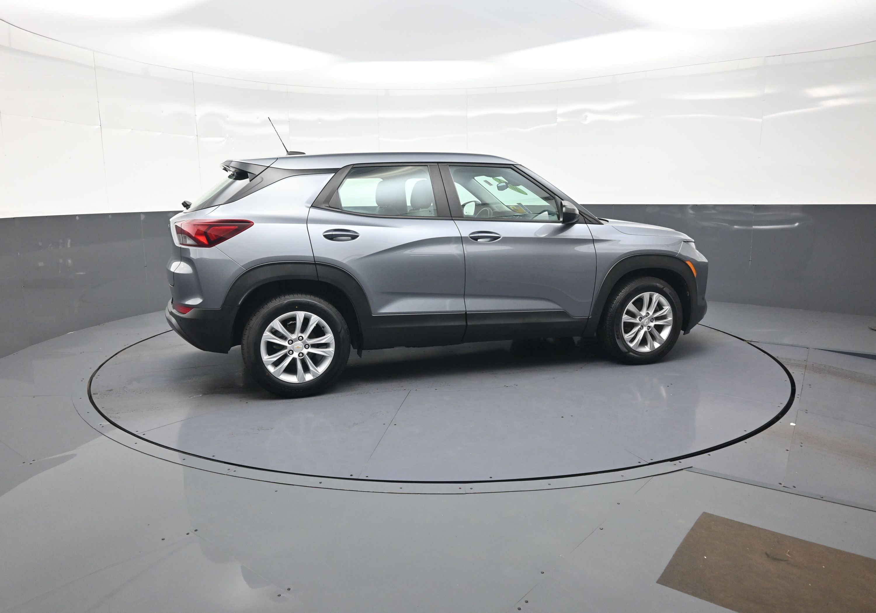 Used 2021 Chevrolet TrailBlazer LS FWD image 8