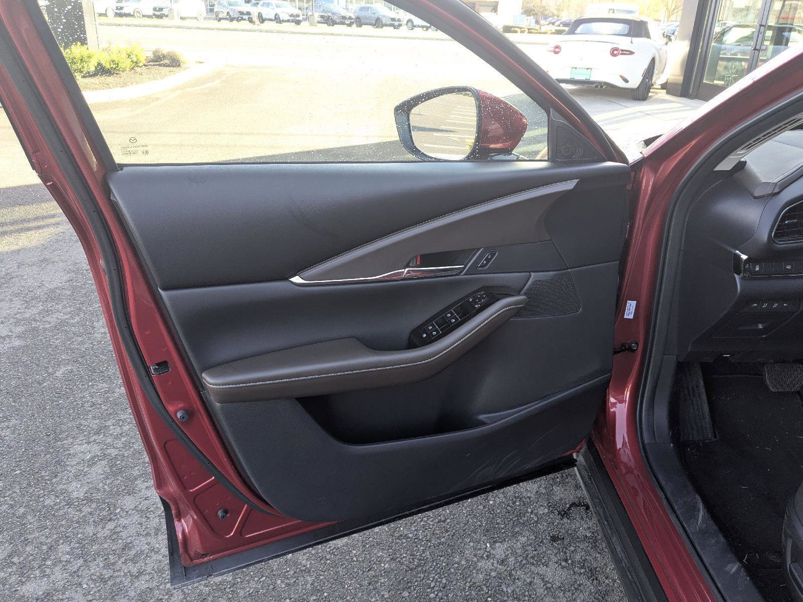 Used 2023 MAZDA CX-30 AWD 2.5 S w/ Premium Package image 17