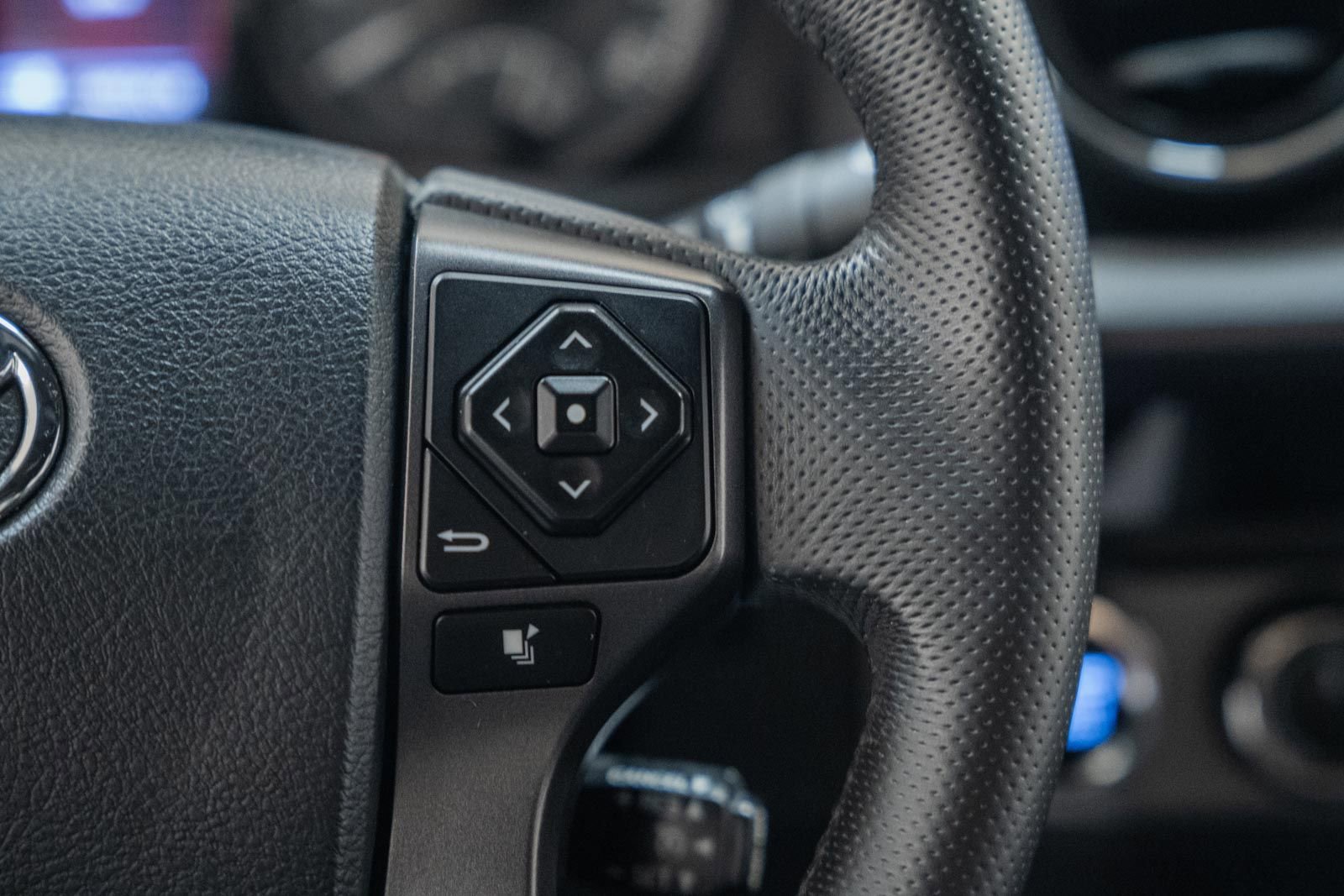 Used 2017 Toyota Tacoma TRD Off-Road w/ Tow Package (A/T) image 36